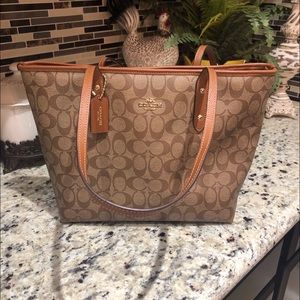 Coach tote very good condition